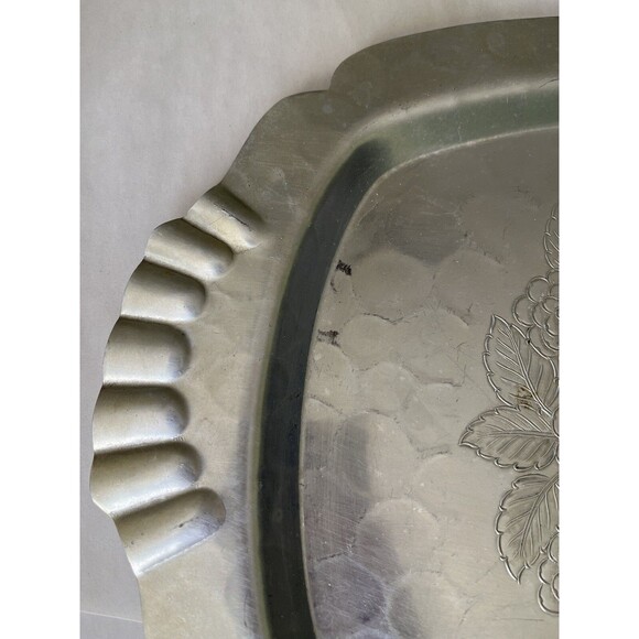 Vintage Lehman Hand Forged Aluminum Oval Serving Tray Flowers 17.75" x 11.75" - Picture 4 of 8